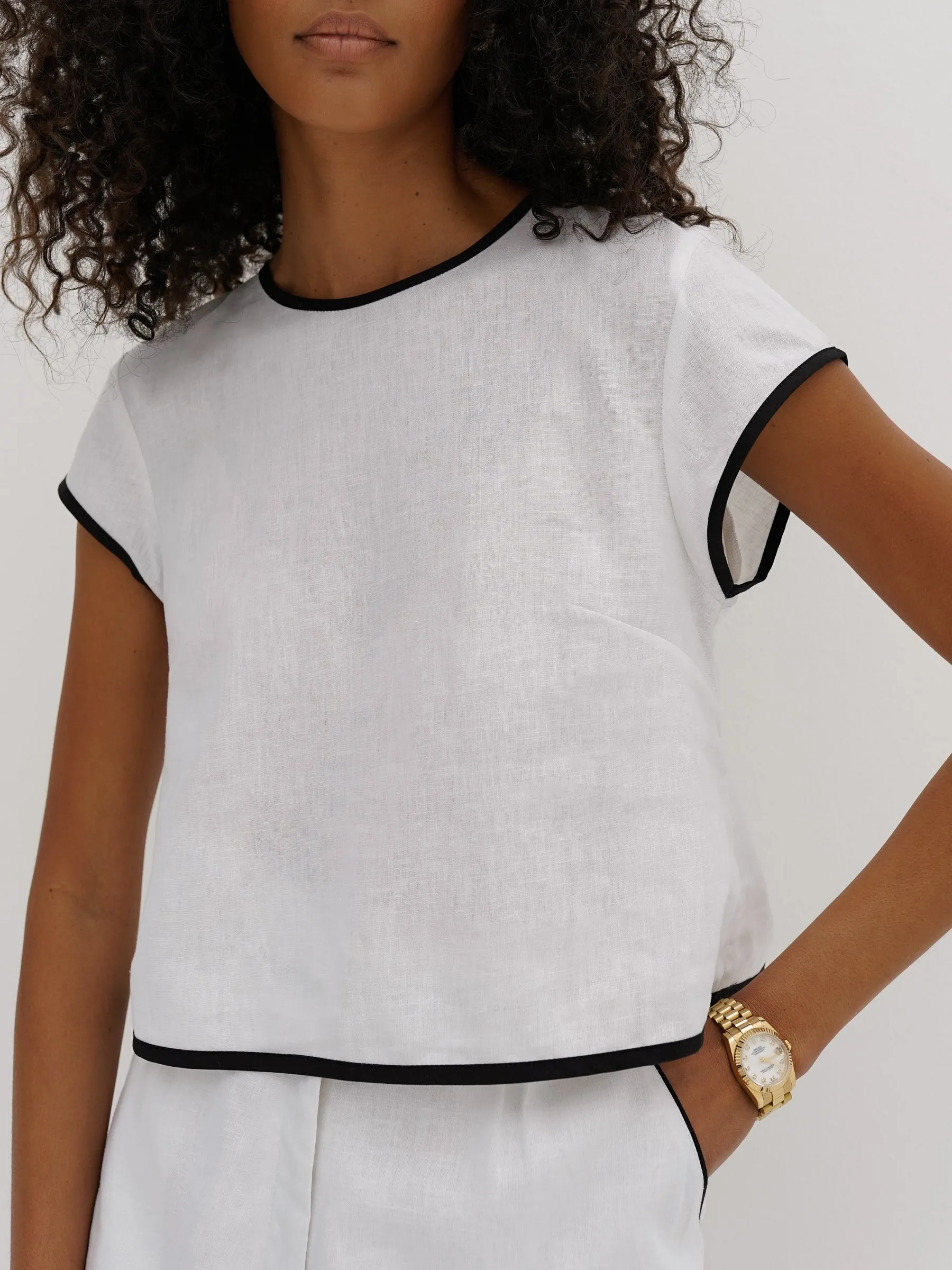 Juliana Contrast Trim Minimal Top | White & Black