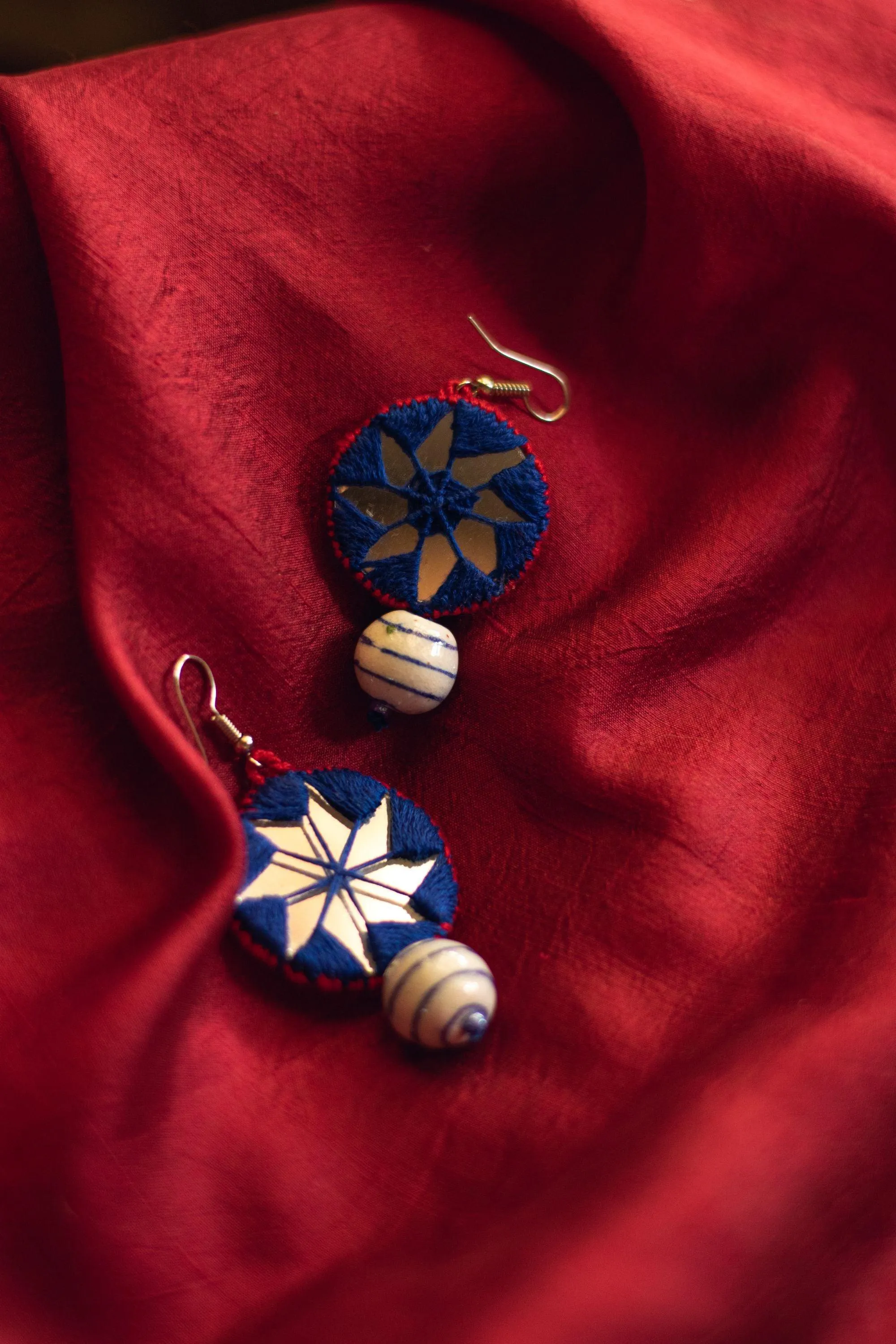 Kaisori Dual circle thread pottery earrings - Pink and Blue